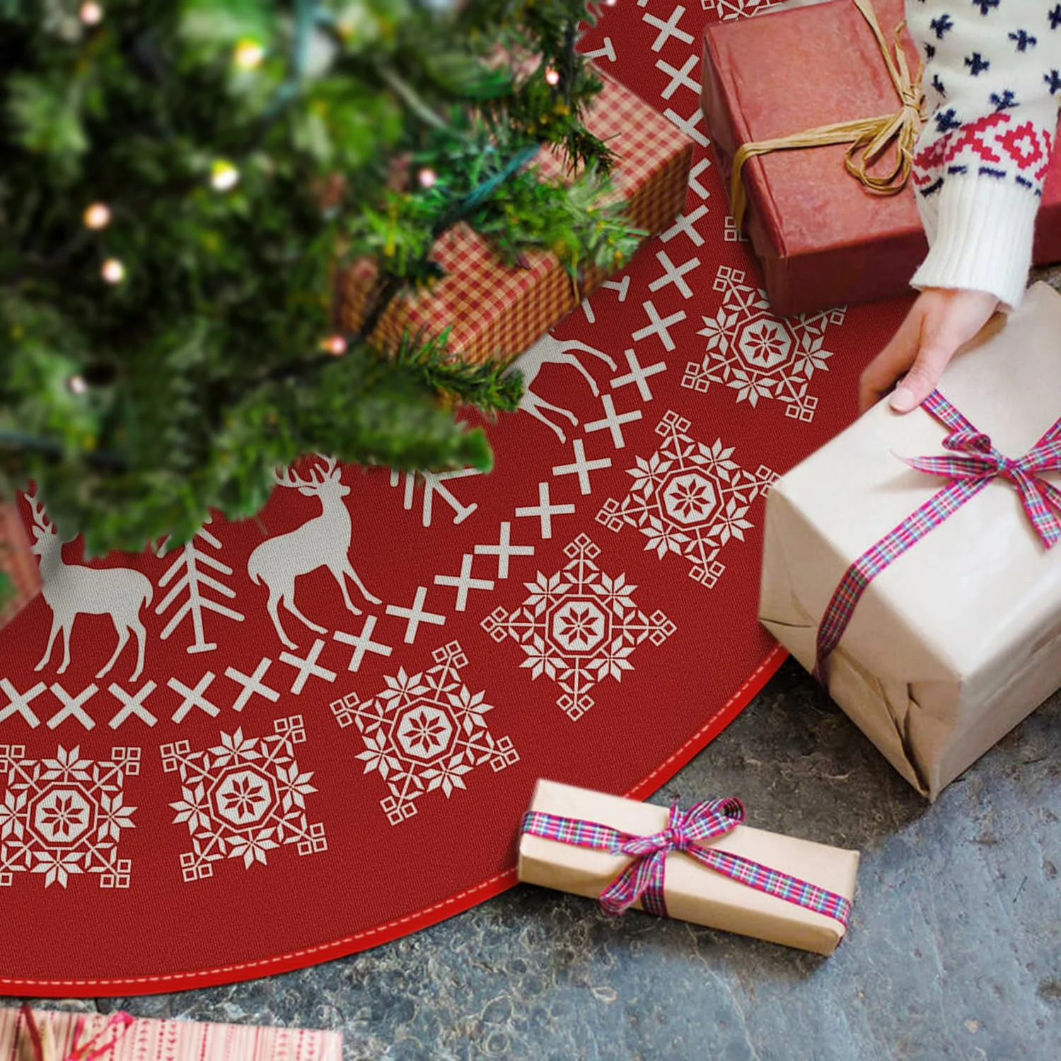 48 Inch Christmas Tree Skirt Reindeer & Snowflakes 48 Inch Christmas Tree Skirt Reindeer & Snowflakes