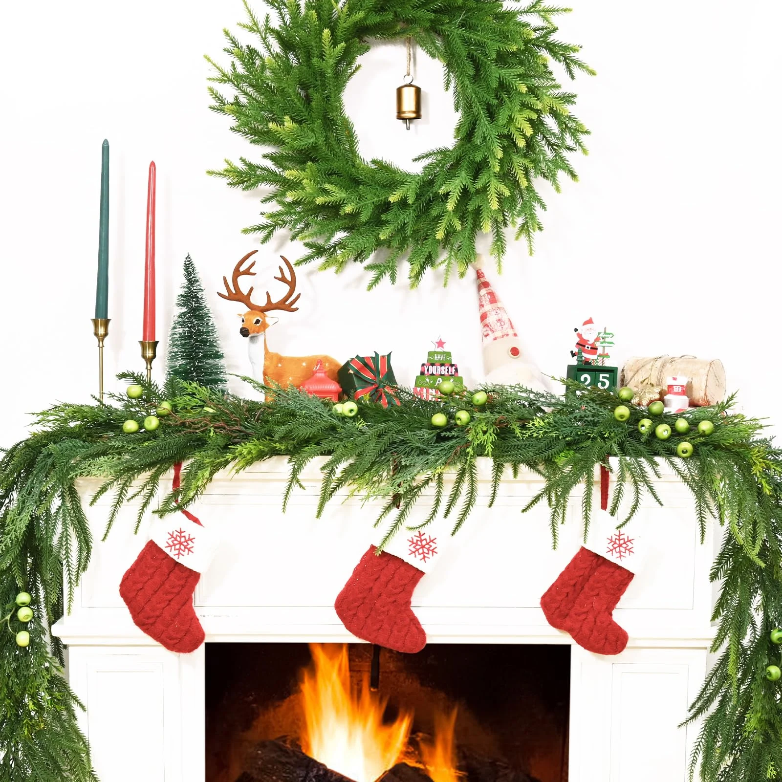 Elegant Green Berry Christmas Garland for Indoor and Outdoor Decoration Elegant Green Berry Christmas Garland for Indoor and Outdoor Decoration