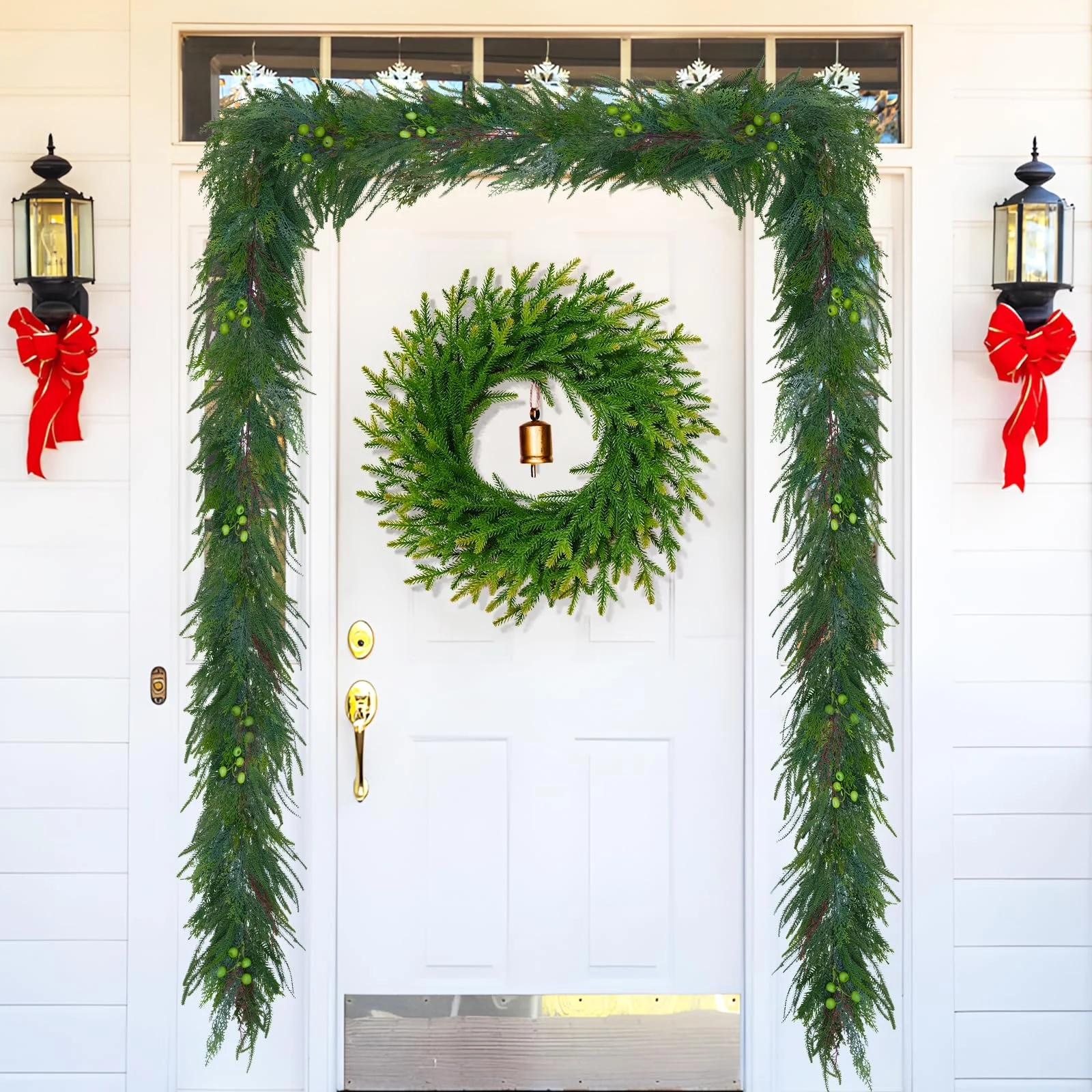 Elegant Green Berry Christmas Garland for Indoor and Outdoor Decoration Elegant Green Berry Christmas Garland for Indoor and Outdoor Decoration